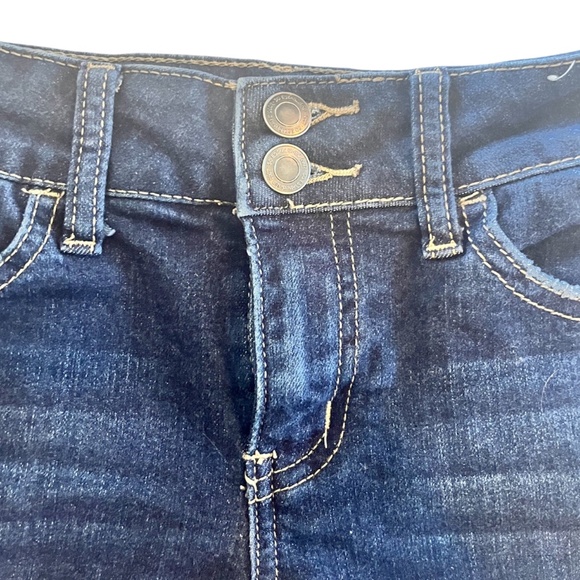 SO Dark Wash High-Waist Denim Shorts | Size 3 - Picture 3 of 4